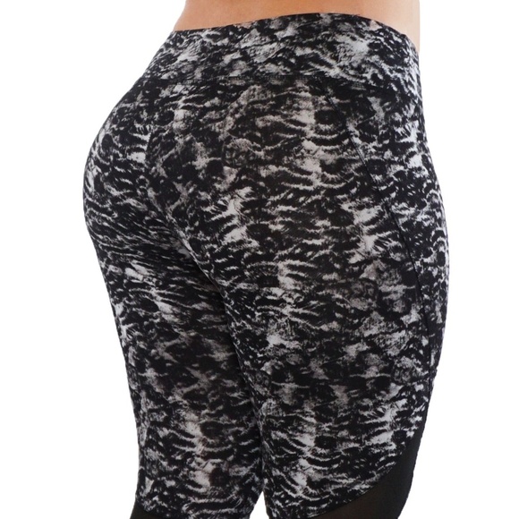 Super soft Leggings with mesh 02-04 - Picture 2 of 3